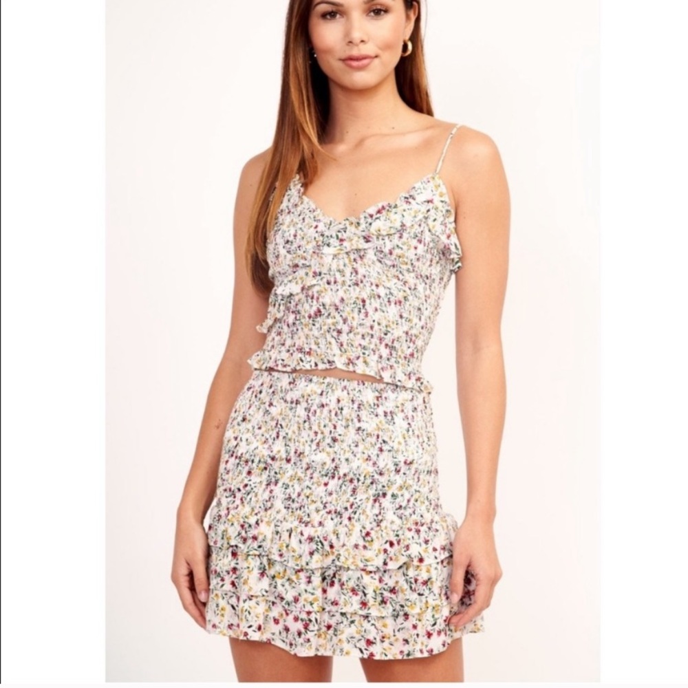 NWT Olivaceous Ruffle Floral Print Top Size L